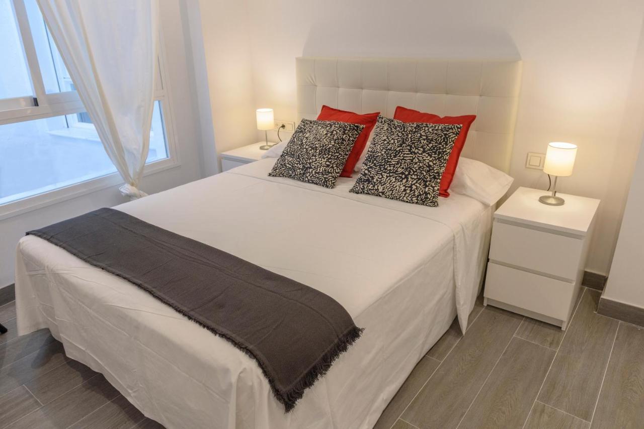 Apartamentos Constitucion By Renthas Malaga Ngoại thất bức ảnh