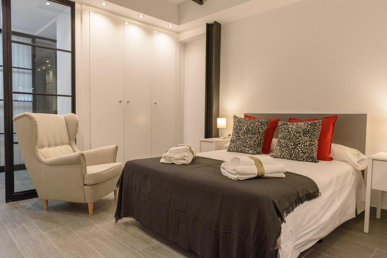 Apartamentos Constitucion By Renthas Malaga Ngoại thất bức ảnh