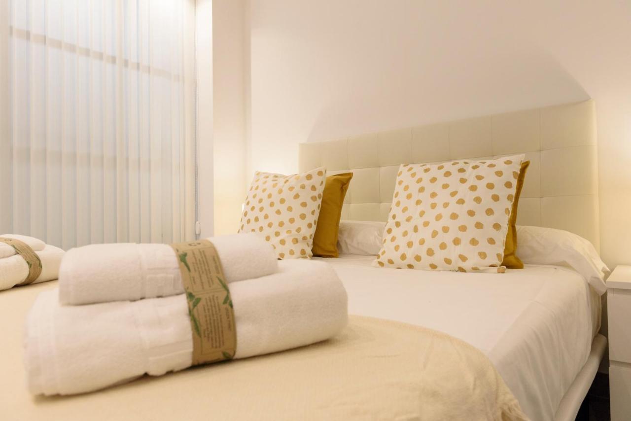 Apartamentos Constitucion By Renthas Malaga Ngoại thất bức ảnh