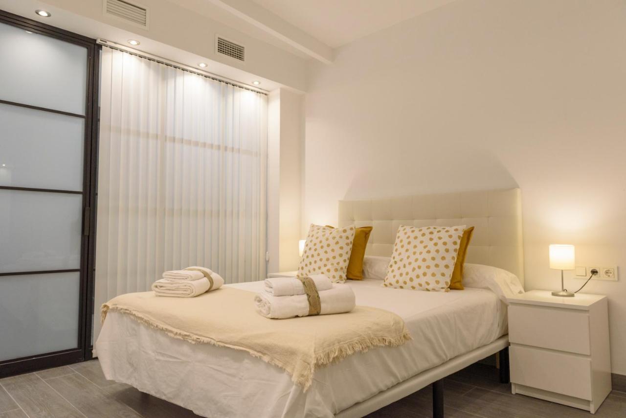 Apartamentos Constitucion By Renthas Malaga Ngoại thất bức ảnh