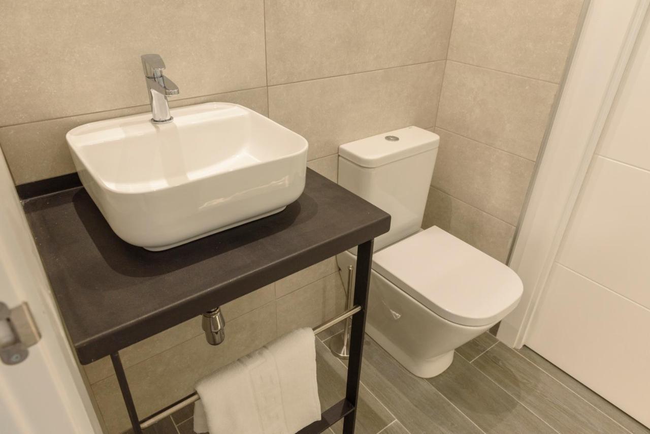 Apartamentos Constitucion By Renthas Malaga Ngoại thất bức ảnh