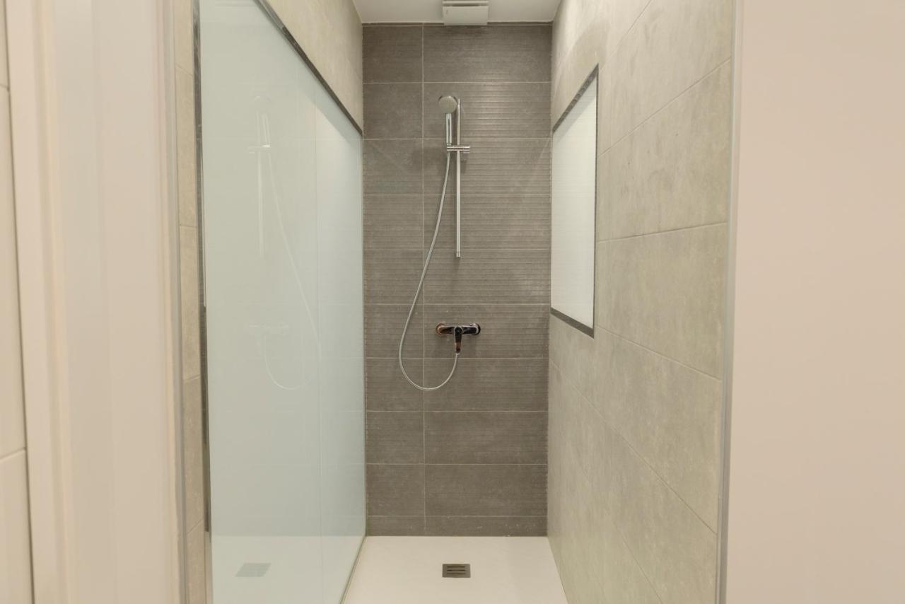 Apartamentos Constitucion By Renthas Malaga Ngoại thất bức ảnh