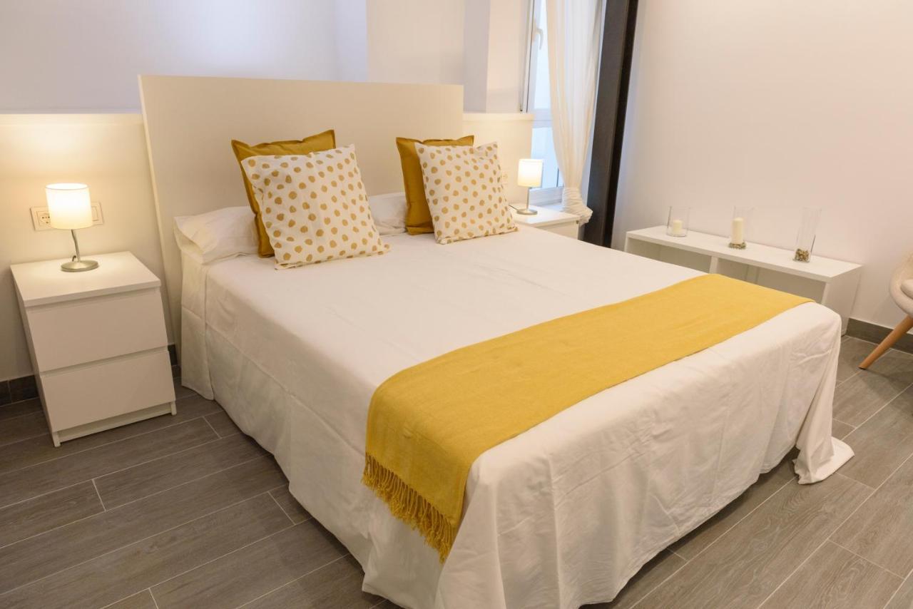 Apartamentos Constitucion By Renthas Malaga Ngoại thất bức ảnh