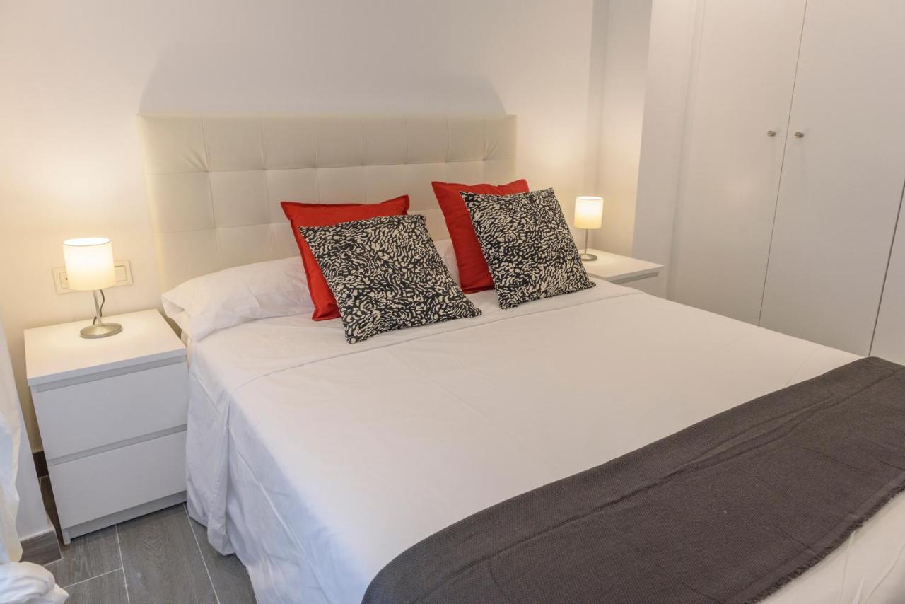 Apartamentos Constitucion By Renthas Malaga Ngoại thất bức ảnh